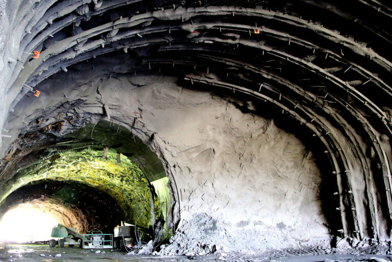 Rock support system during tunnel enlargement, Idaho Springs, CO 1-70 Tunnel