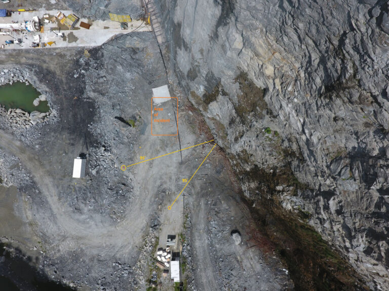 View of rockface Bellwood Quarry