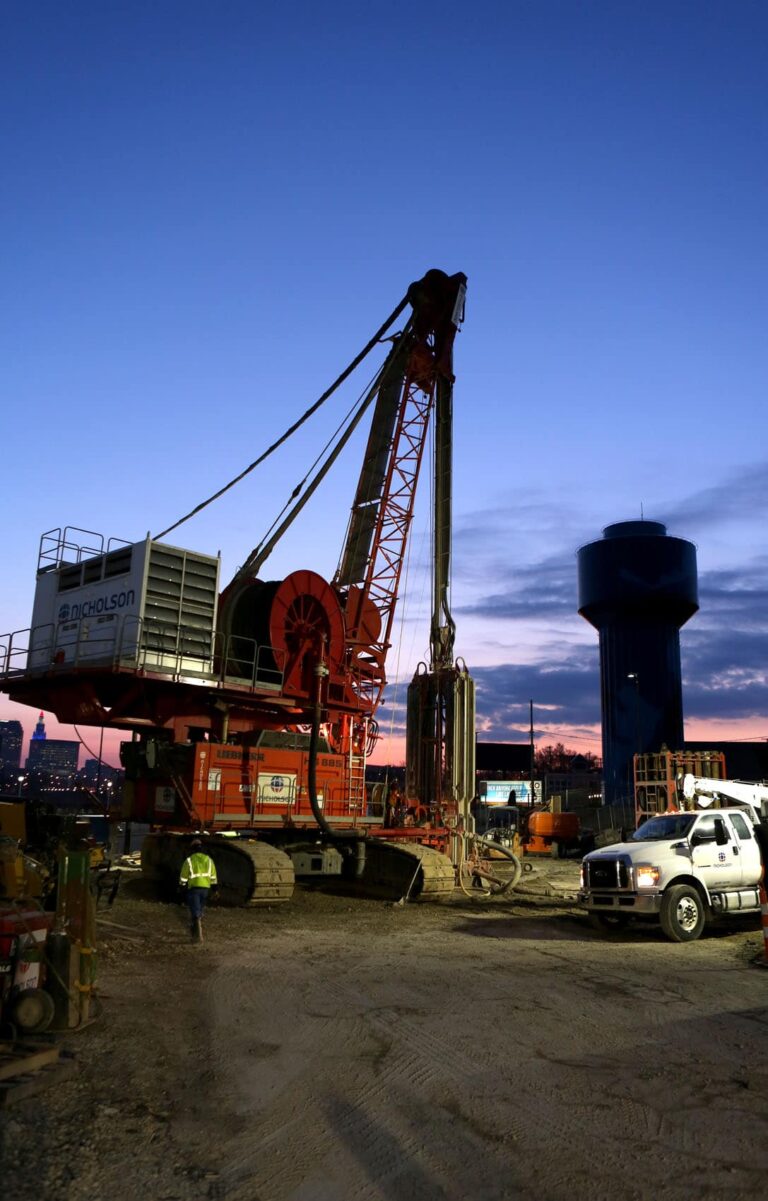 Excavating the diaphragm wall for shafts Westerly Storage Tunnel